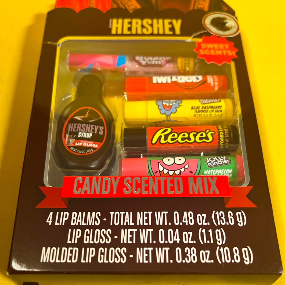 LIP BALM HERSHEY’s CANDY Flavor Scented 6 piece set Bubble Yum Reese’s Twizzlers